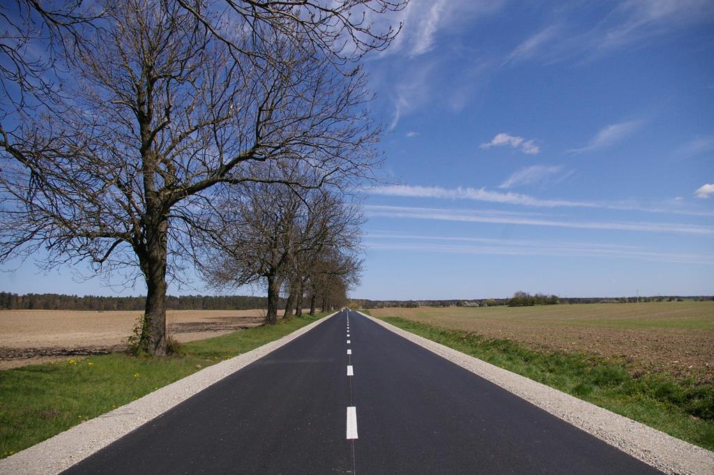 nakładka na drodze Tuczno - Karłowice - Powiat Poznański