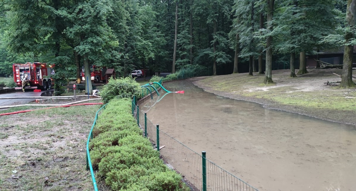 ulewa poznań podtopienia sprzątanie - PSP Międzychód