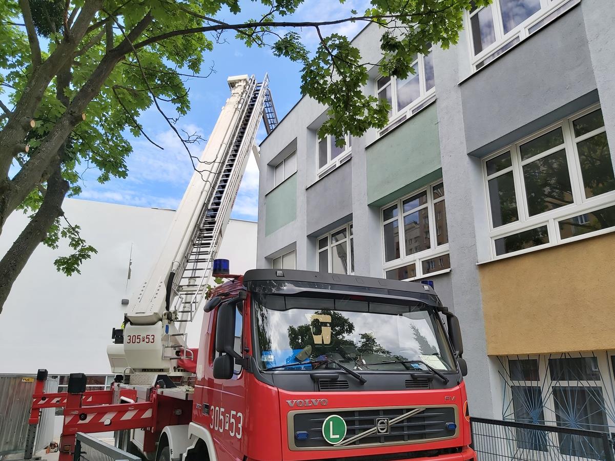 hala dach zawalony zawalona ulewa pod lipami - Krzysztof Polasik - Radio Poznań