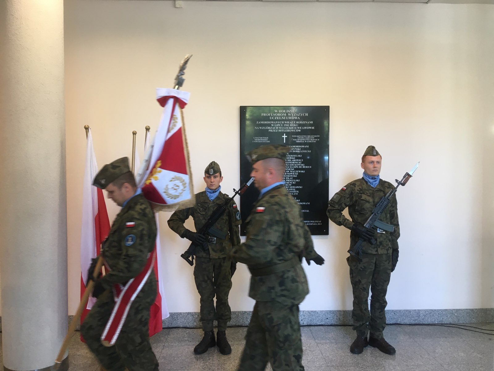 tablica pamięci zamordowanym profesorom lwowskich uczelni gniezno - Rafał Muniak