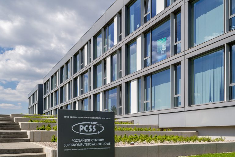 Poznańskie Centrum Superkomputerowo-Sieciowe PCSS - Poznańskie Centrum Superkomputerowo-Sieciowe PCSS
