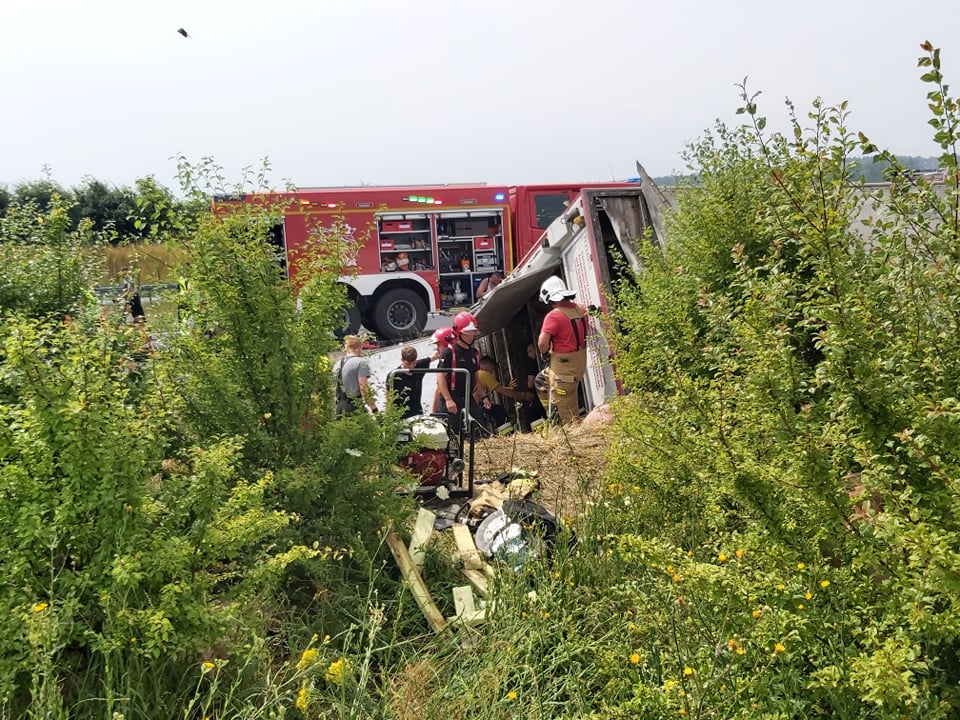 wypadek przyczepa świnie s11 - Krzysztof Polasik