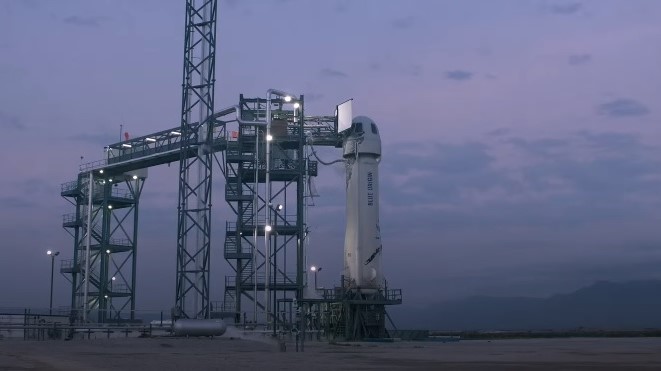 jeff bezos lot w kosmos  - Screen YT: Blue Origin