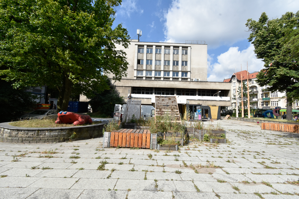 dawne kino olimpia bałagan scena robocza  - Wojtek Wardejn