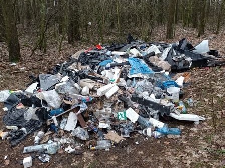czerniejewo śmieci las  - Komenda Powiatowa Policji w Gnieźnie