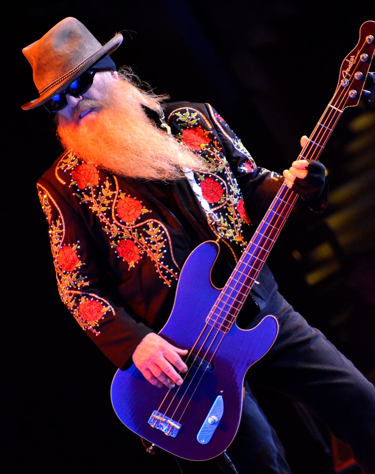  basista Dusty Hill - Blain Clausen