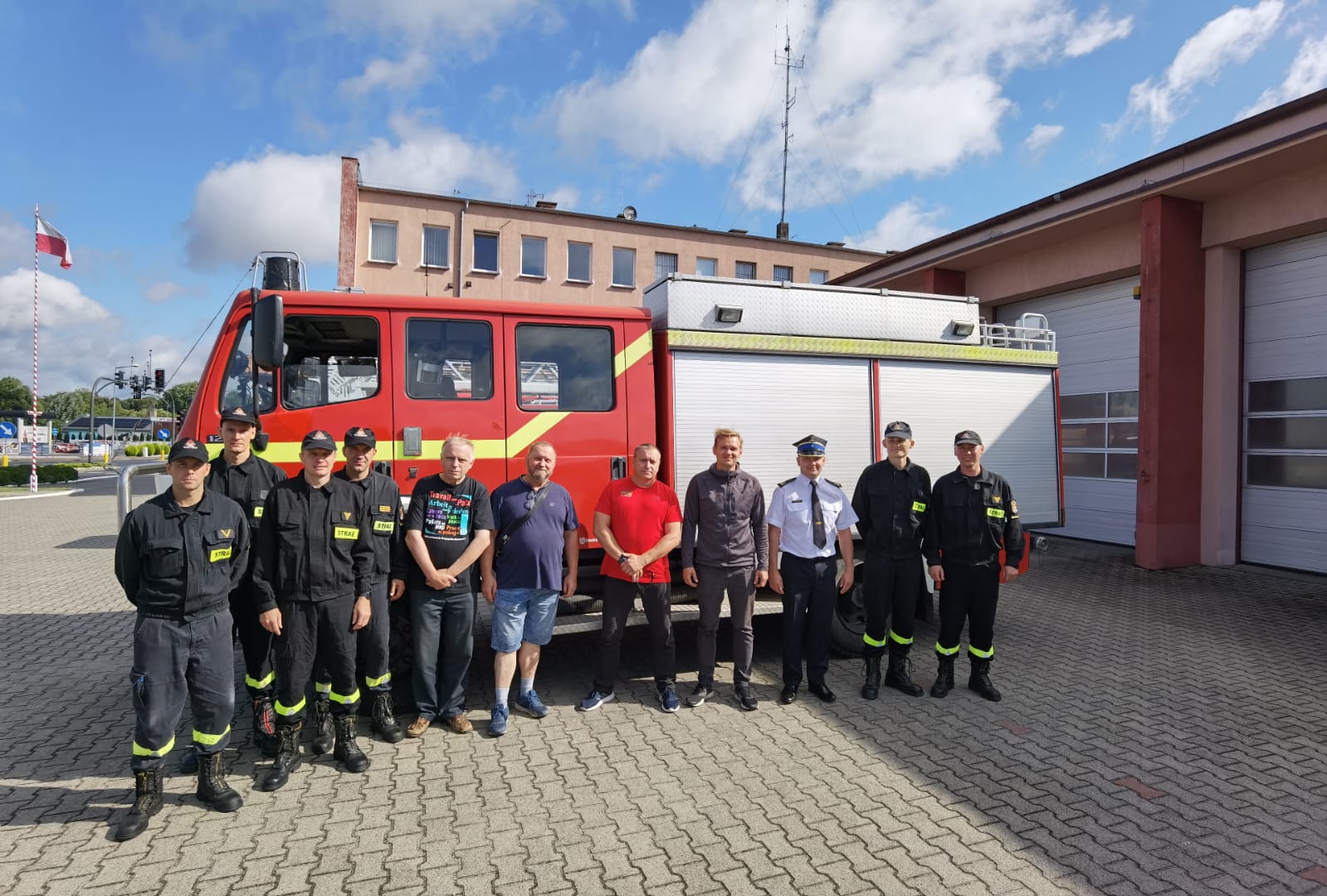 wóz strażacki dla tanzanii grodzisk wielkopolski - Jakub Walkowiak