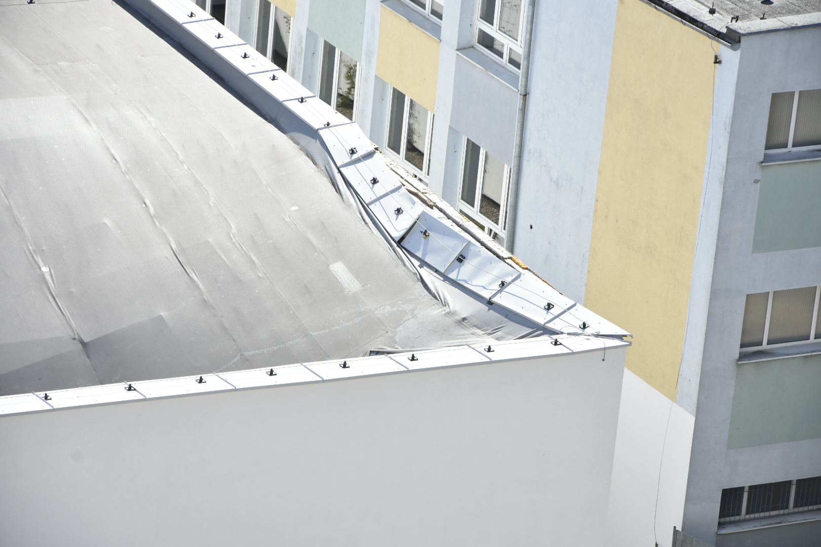 zawalona hala zawalenie hali pod lipami hala pod lipami - Wojtek Wardejn - Radio Poznań