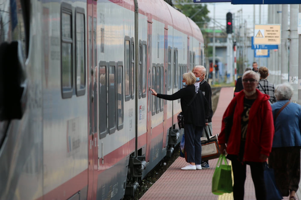 kolej pociąg poznan główny intercity dworzec poznań - Leon Bielewicz
