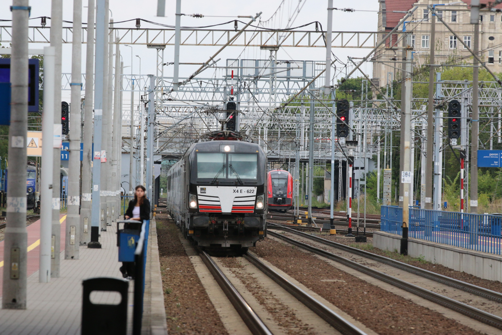kolej pociąg poznan główny intercity dworzec poznań - Leon Bielewicz