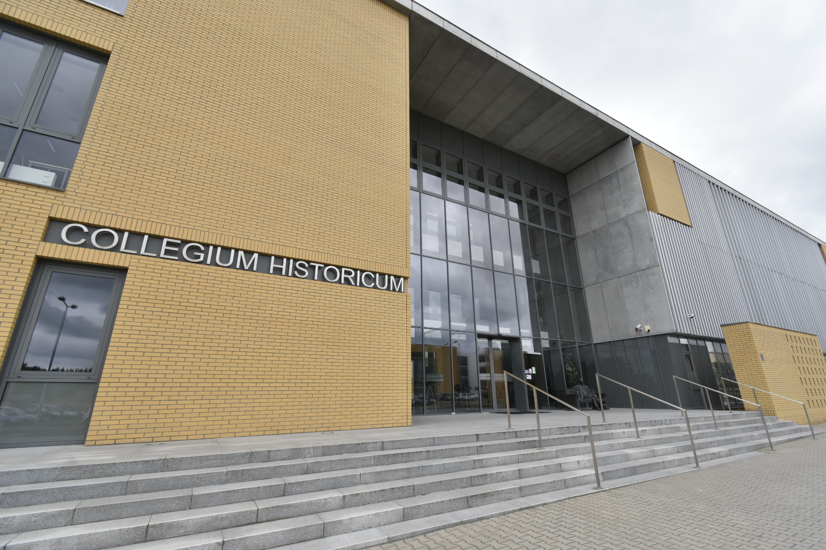 uam morasko colegium  - Wojtek Wardejn