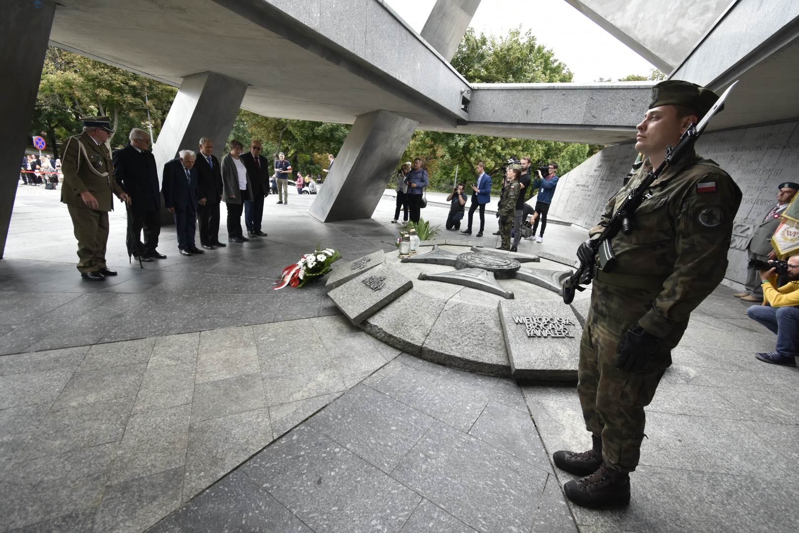 Poznaniacy uczcili ofiary II wojny światowej - Wojtek Wardejn