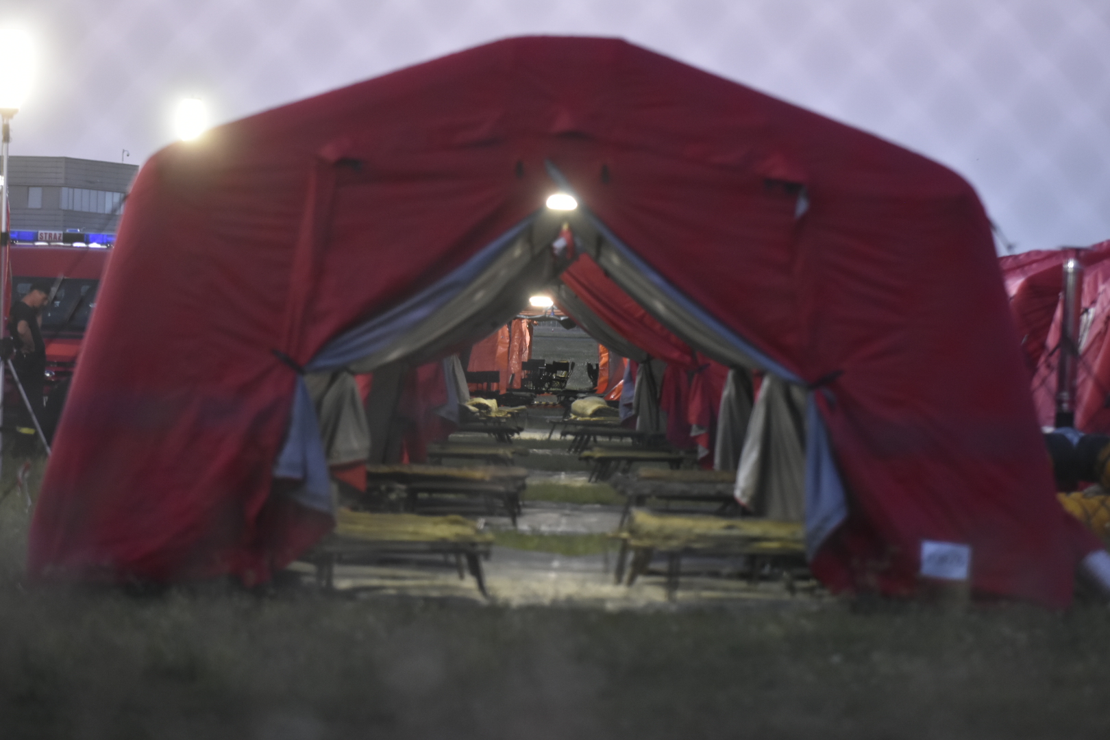 afgańczycy uchodźcy lotnisko ławica - Wojtek Wardejn - Radio Poznań