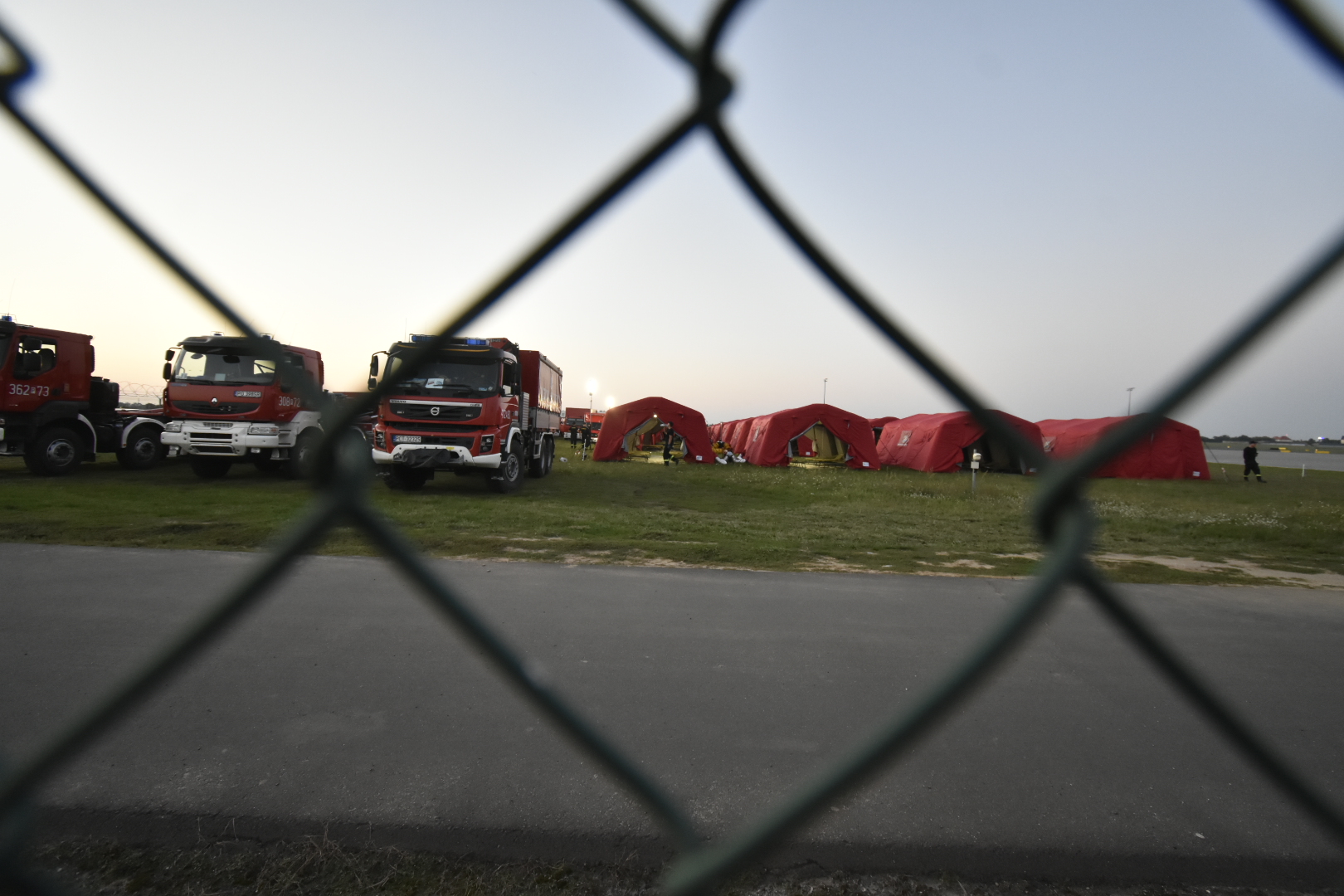 uchodźct afgańczycy namioty lotnisko ławica - Wojtek Wardejn - Radio Poznań