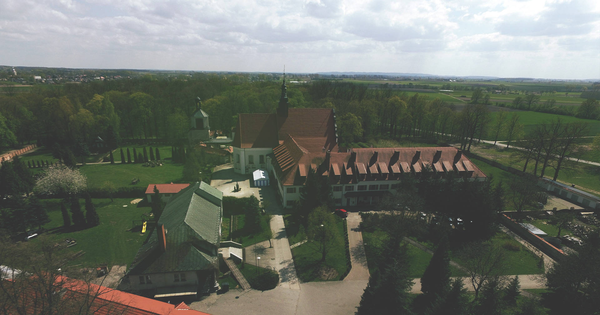 Sanktuarium w Górce Klasztornej  - gorkaklasztorna.com