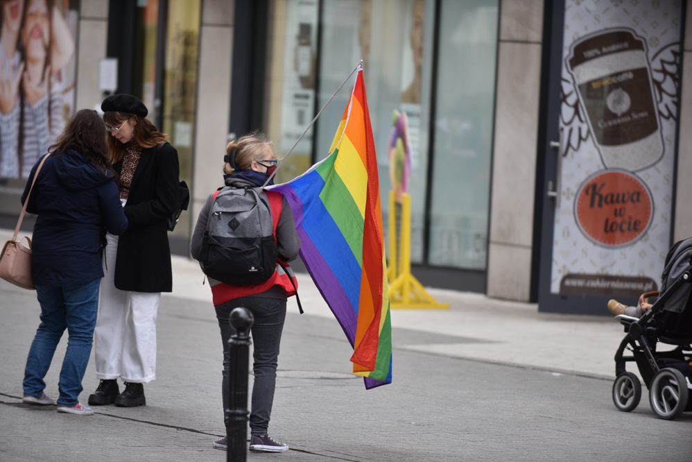 Tęczowe Flagi LGBT - Wojtek Wardejn
