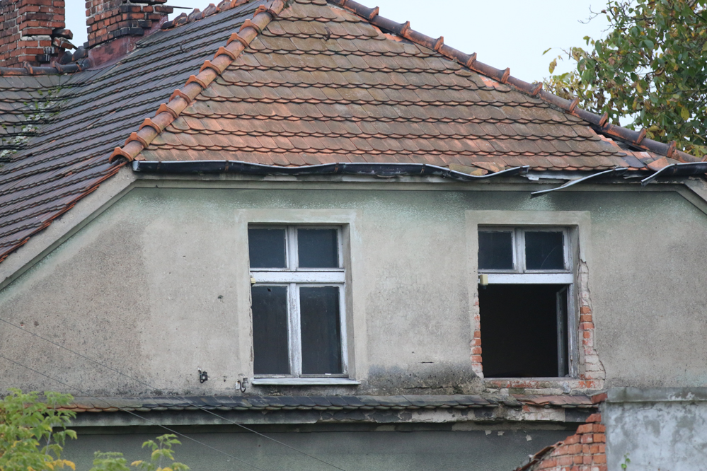 ciepło ucieka nieszczelny dom - Leon Bielewicz 