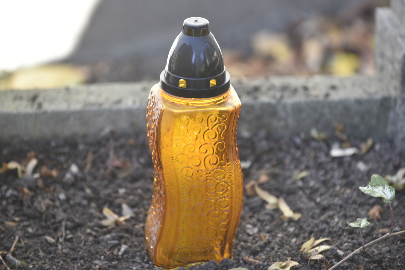 znicz cmentarz święto zmarłych wszystkich świętych znicze pogrzeb grób groby zaduszki dzień zaduszny - Wojtek Wardejn - Radio Poznań