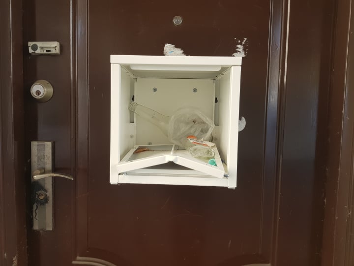 skrzynka biuro katarzyny kretrkowkiej akcja menstruacja  - Hubert Jach