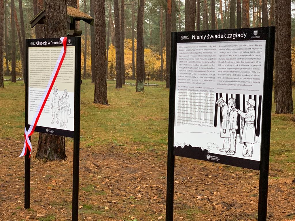 lasy rożnowskie lasy rożnowickie upamiętnieni tablica  - Kacper Witt