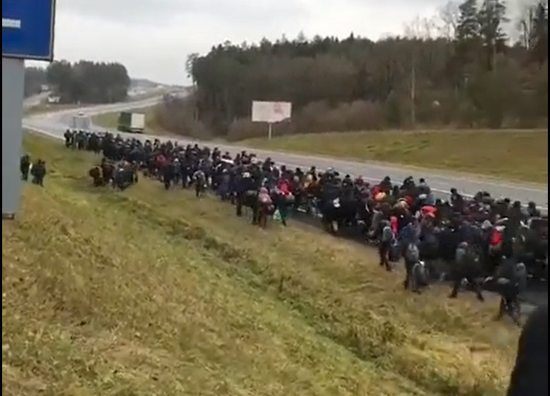 migranci kuźnica - Screen TT: Stanisław Żaryn