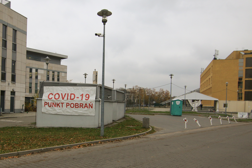 drive thru punkt pobrań uniwersytet medyczny grunwald - Leon Bielewicz - Radio Poznań