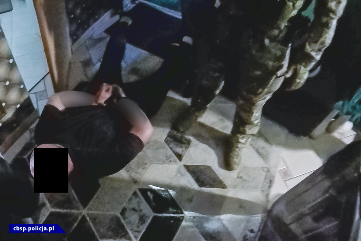 zatrzymani za przemyt narkotyków  - CBŚP