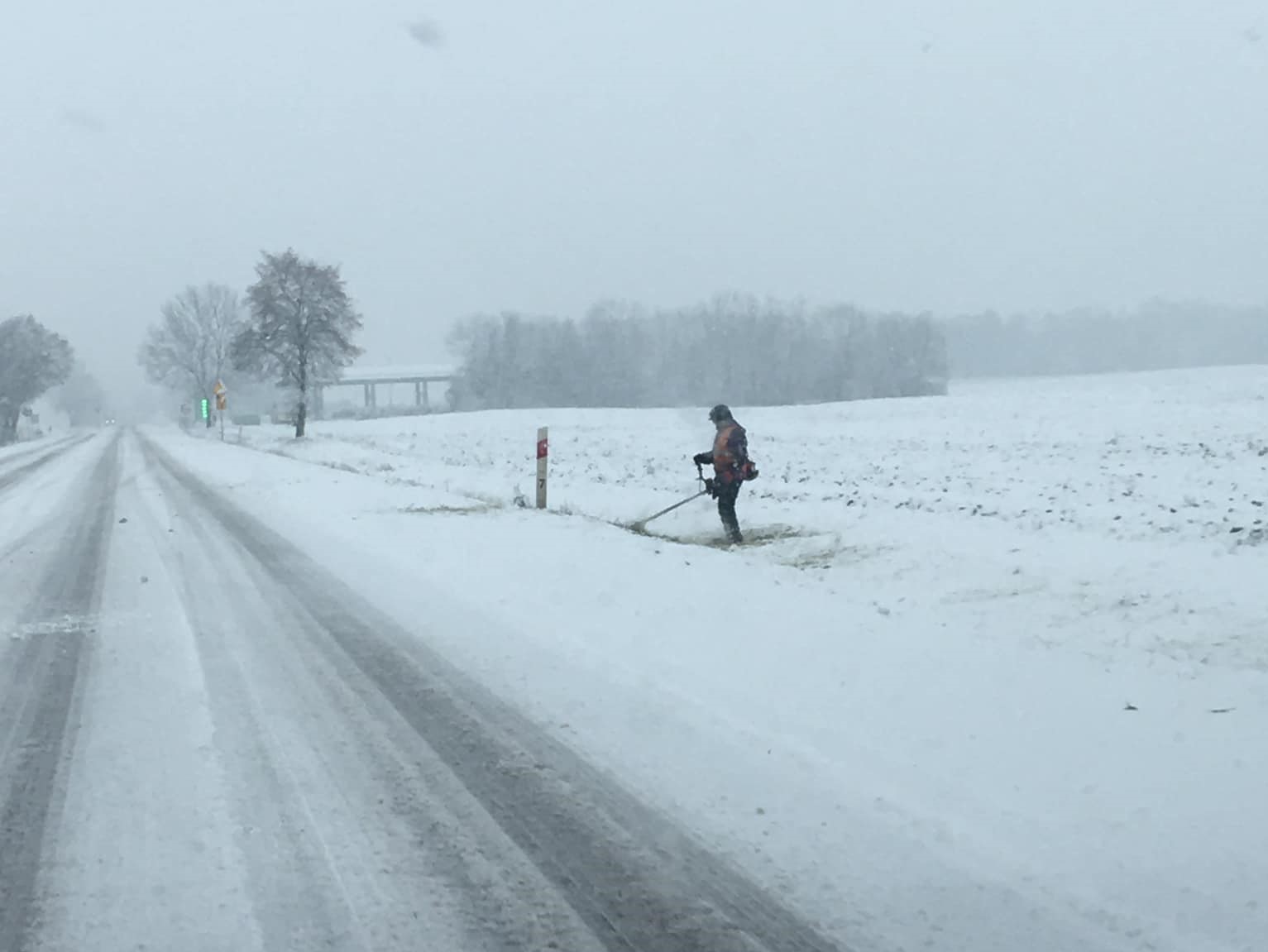 koszenie trawy w śniegu lipno - Przemysław Górzny