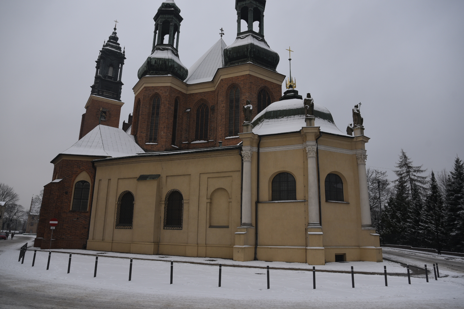 słupki katedra - Wojtek Wardejn - Radio Poznań