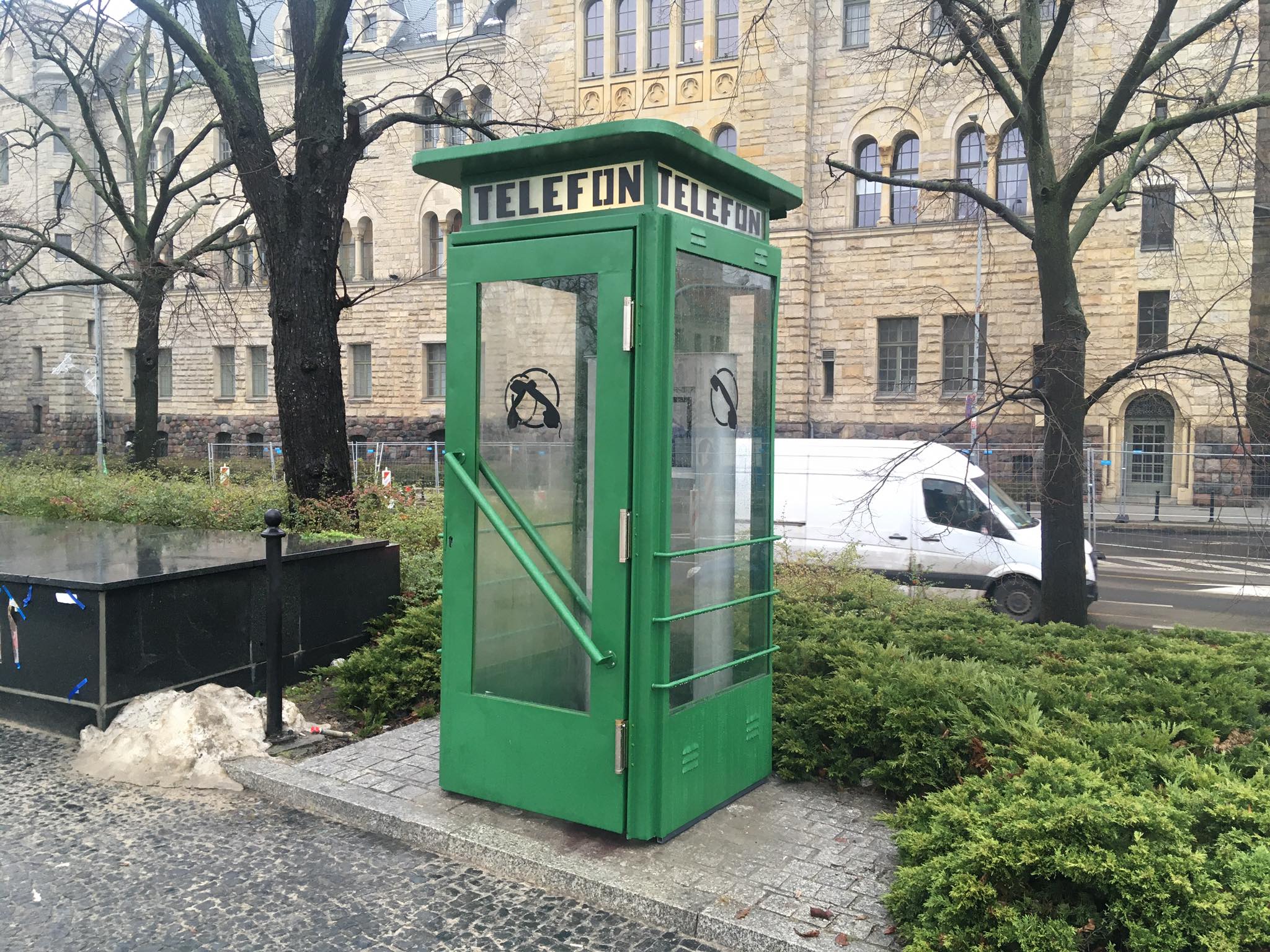 budka telefoniczna muzeum czerwca  - Jacek Butlewski