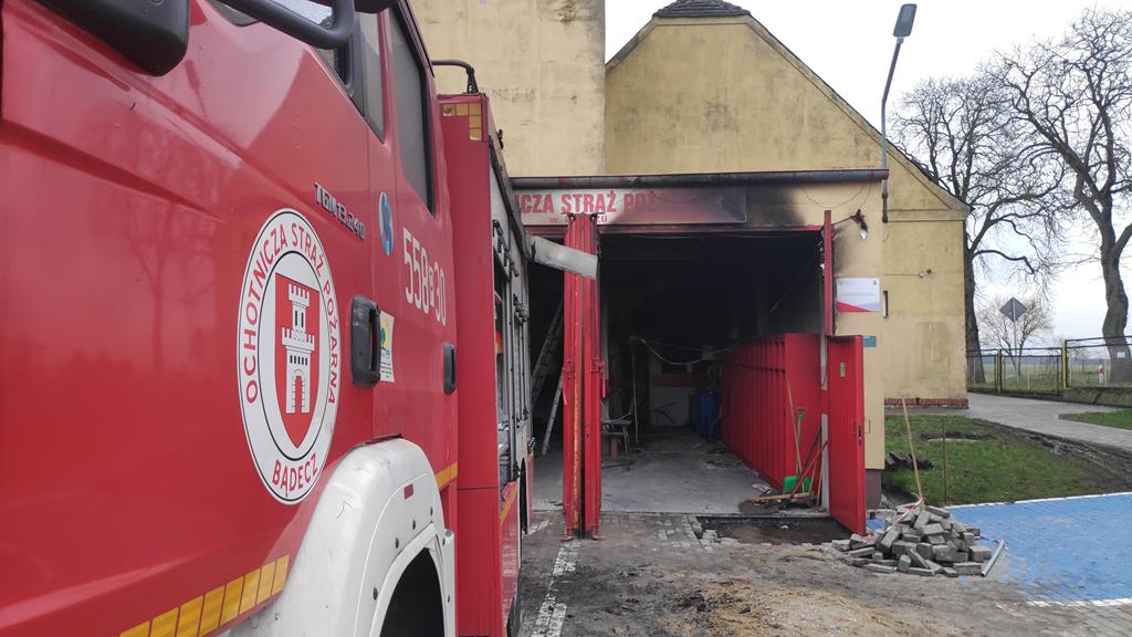 spalona remiza osp bądecz - Przemysław Stochaj