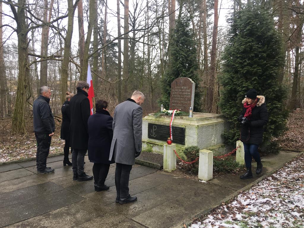 skarszew obchody 77 lat temu Niemcy rozstrzelali tam 56 działaczy Armii Krajowej - Danuta Synkiewicz 