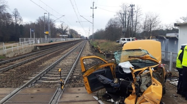 wypadek w Sątopach pod Nowym Tomyślem maszynista pociąg - KPP w Nowym Tomyślu