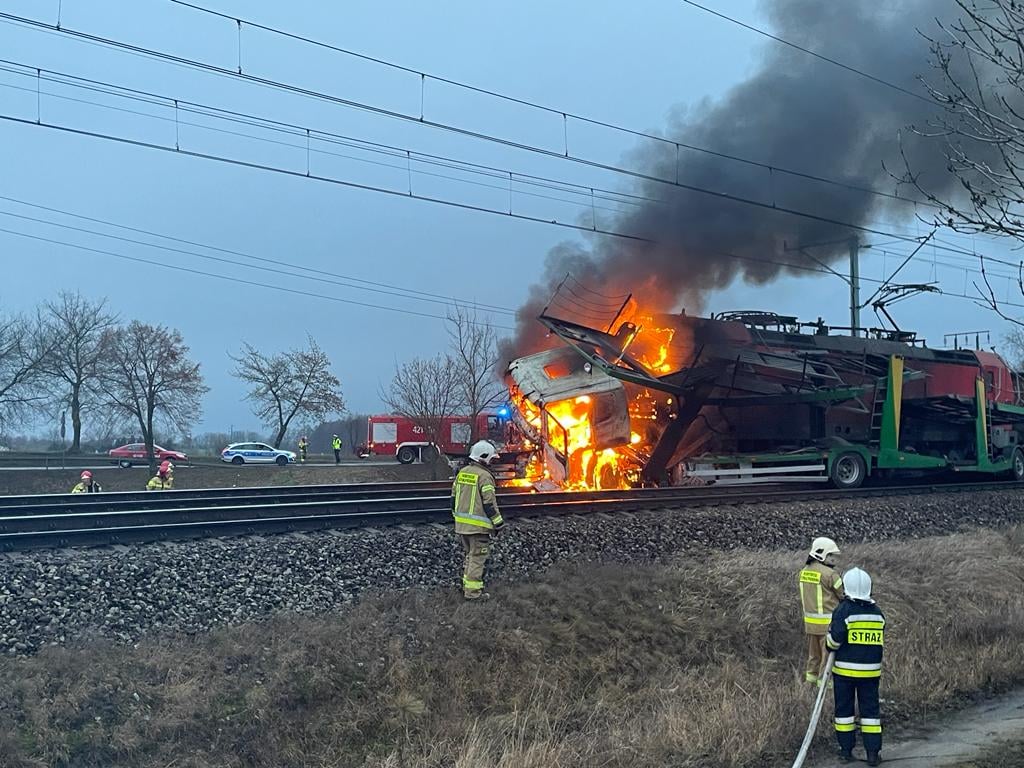 spłonęła ciężarówka przejazd trzemeszno  - Komenda Powiatowa Policji w Gnieźnie