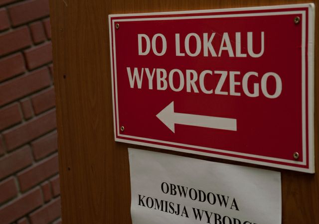 Wybory - do lokalu - TomFoto