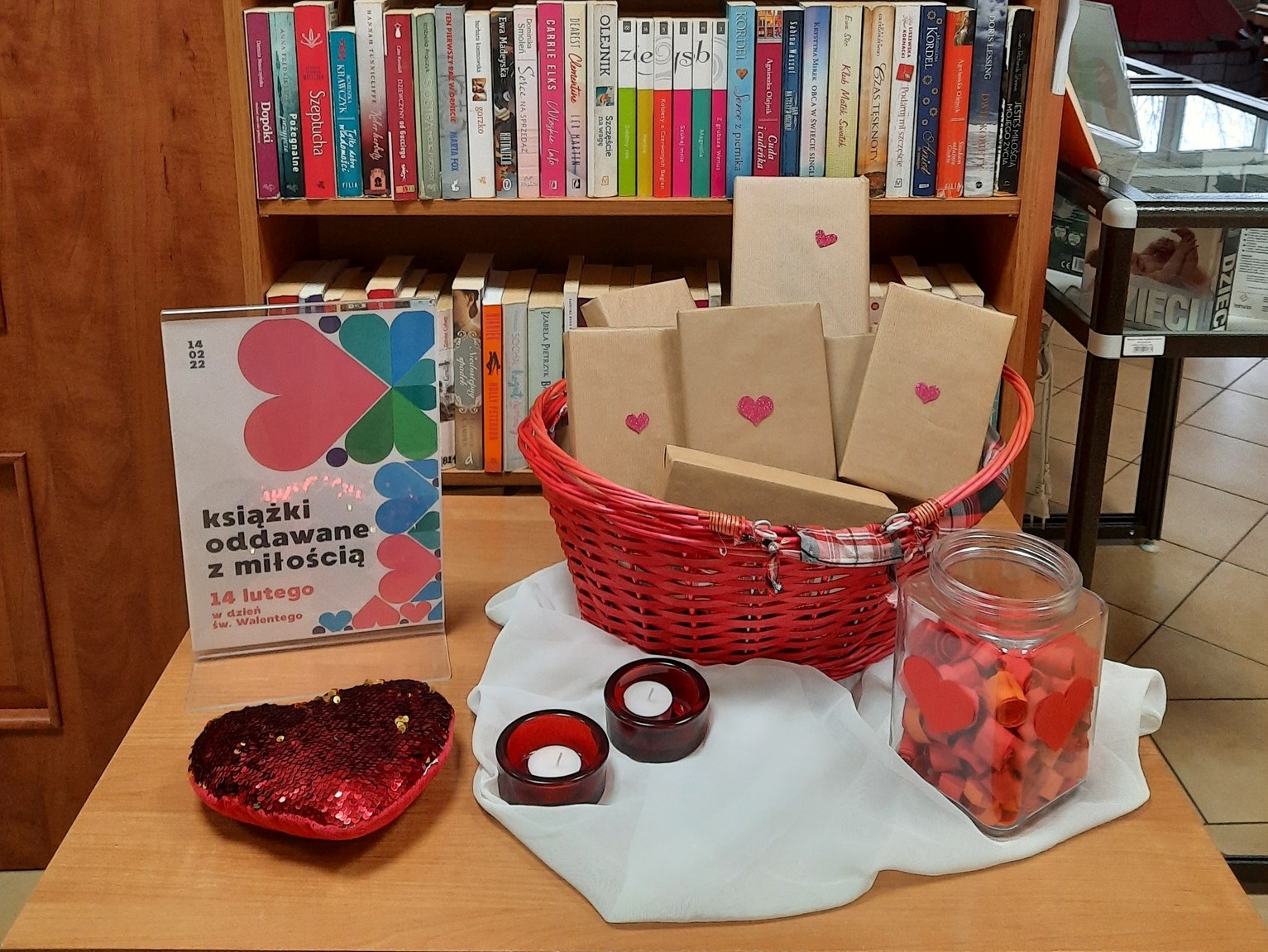 "Książki oddawane z miłością" gniezno  - Biblioteka Publiczna Miasta Gniezna