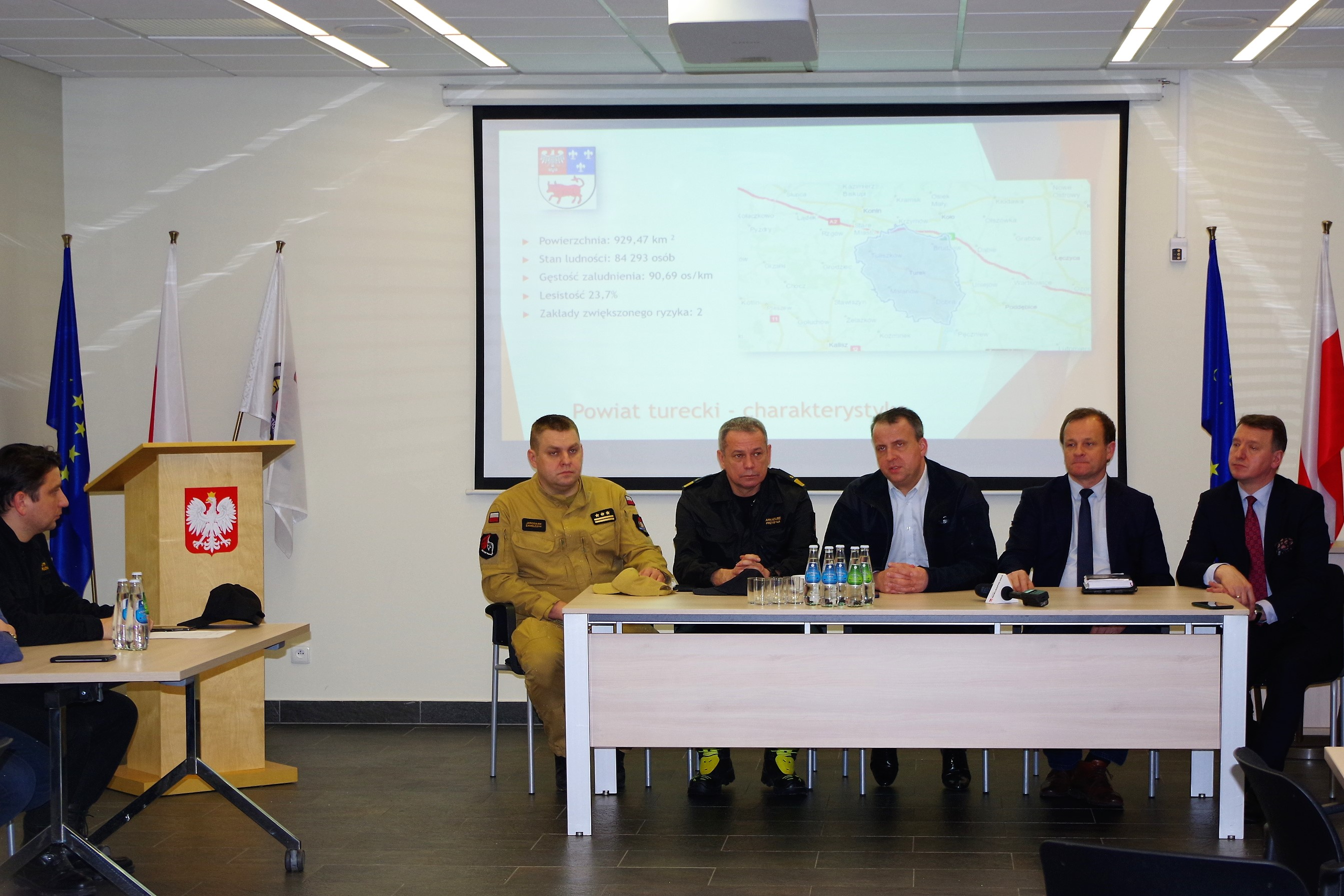 pomoc dla powiatu tureckiego wojewoda  -  czaswielkopolski.pl