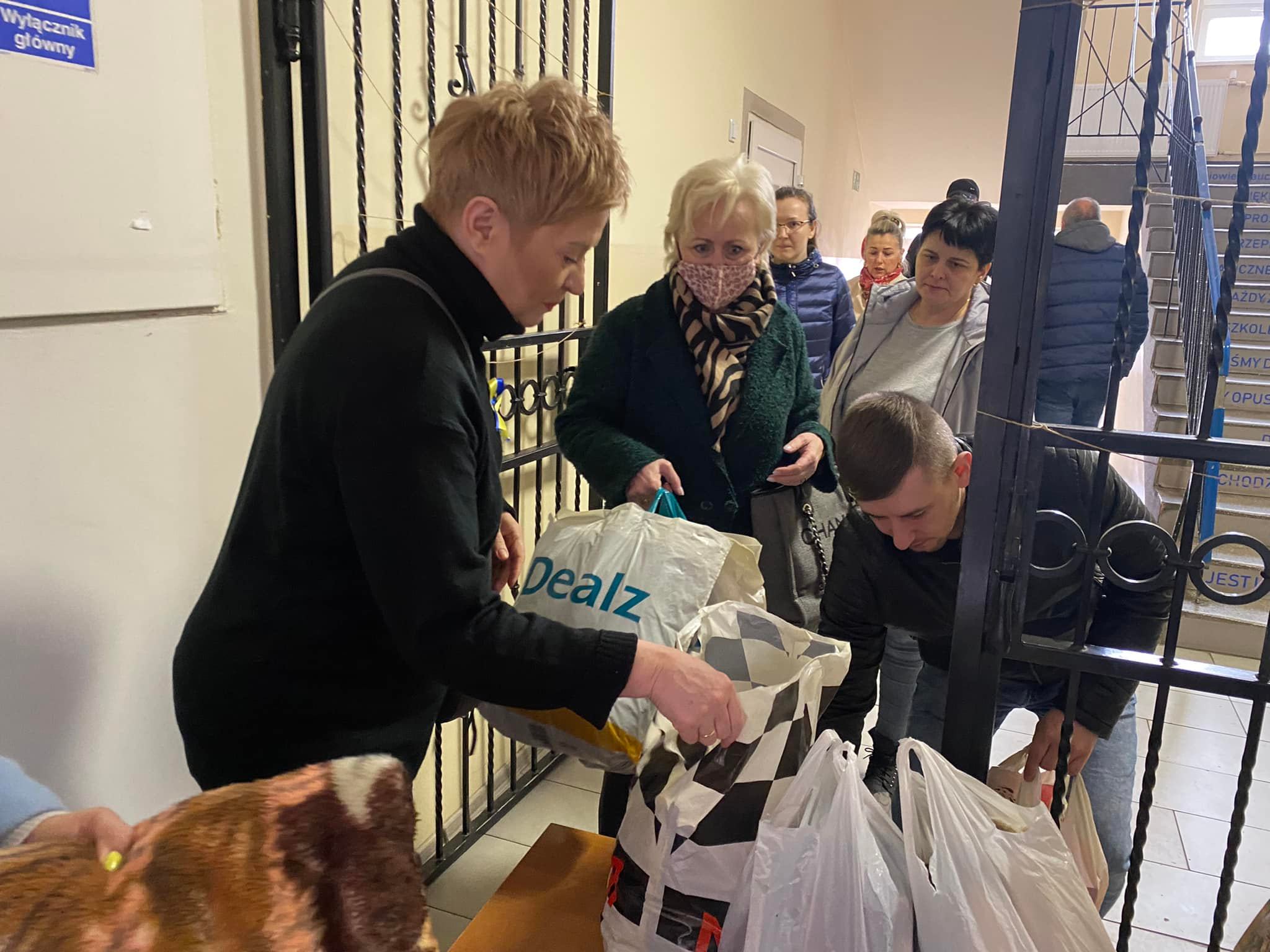 Dary dla ukraińców ostrów  - Prezydent Ostrowa Wielkopolskiego Beata Klimek