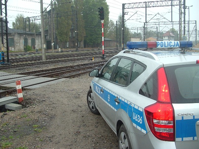 przejazd przez tory, wypadek - Policja/Piła