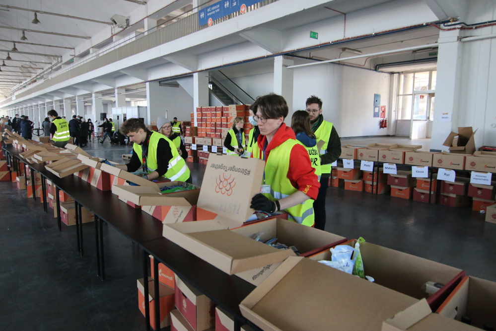 punkt odbioru darów pomoc dla ukrainy - Leon Bielewicz - Radio Poznań