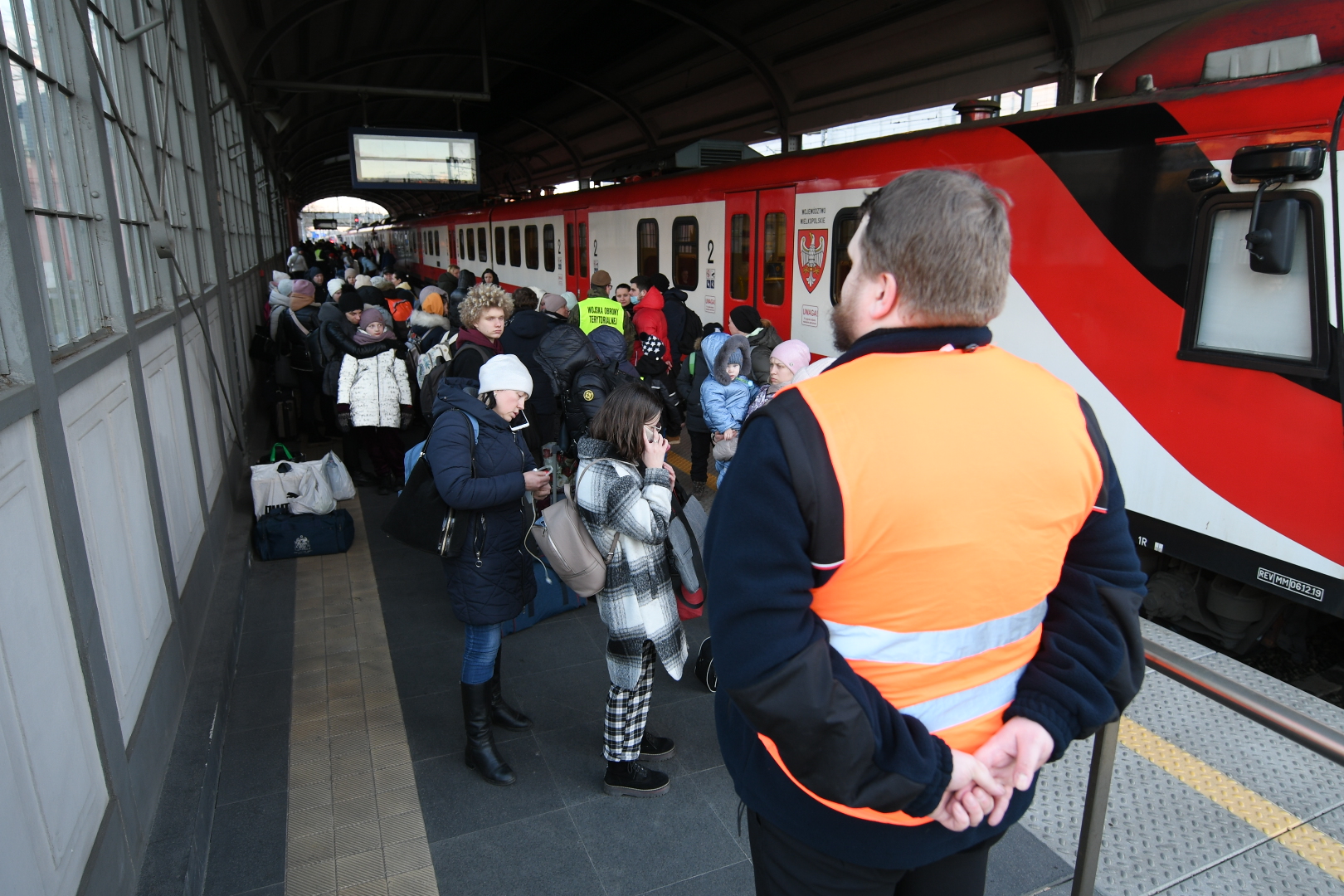 uchodźcy ukraina w poznaniu pociąg autobus dworzec - Wojtek Wardejn - Radio Poznań