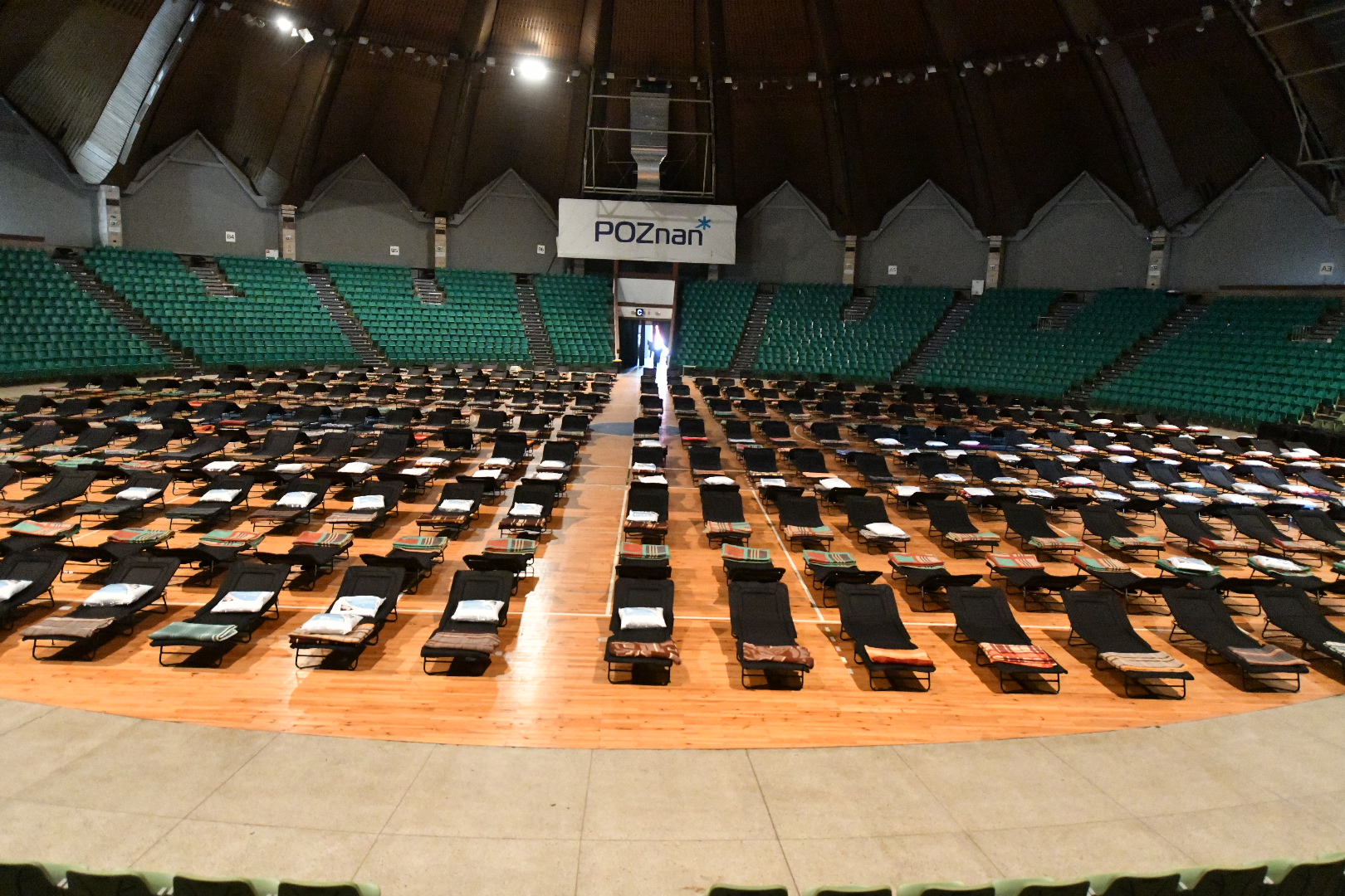 noclegownia hala arena - Wojtek Wardejn - Radio Poznań