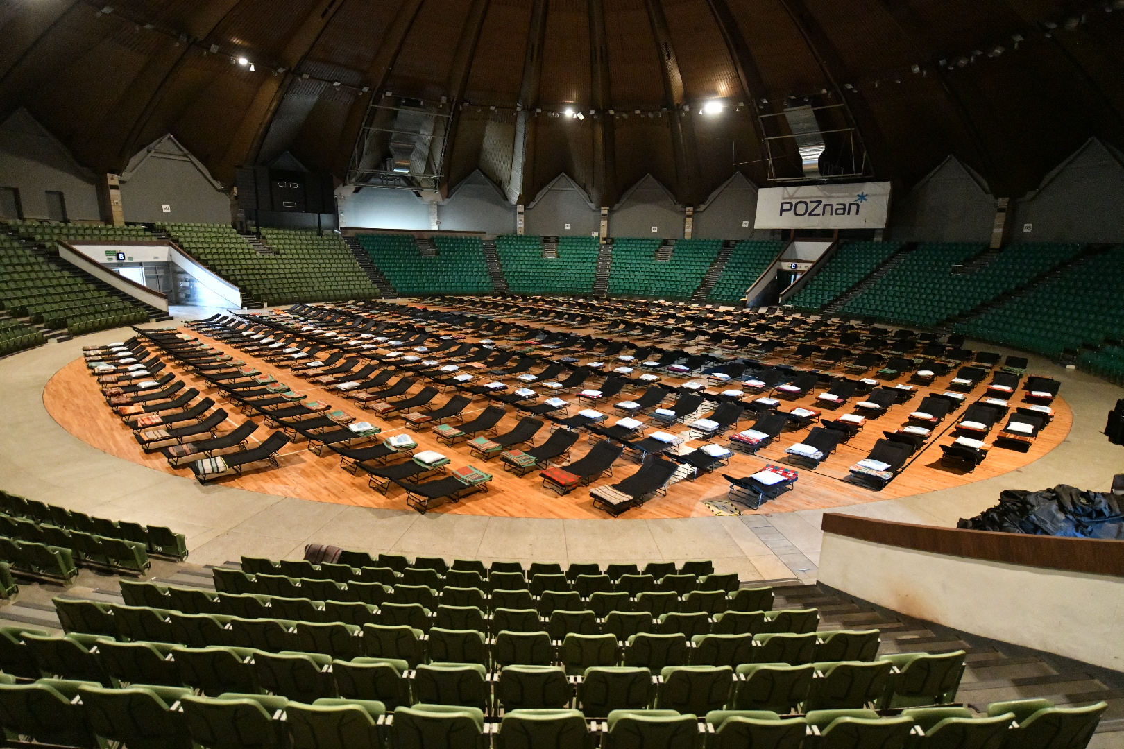 noclegownia hala arena - Wojtek Wardejn - Radio Poznań