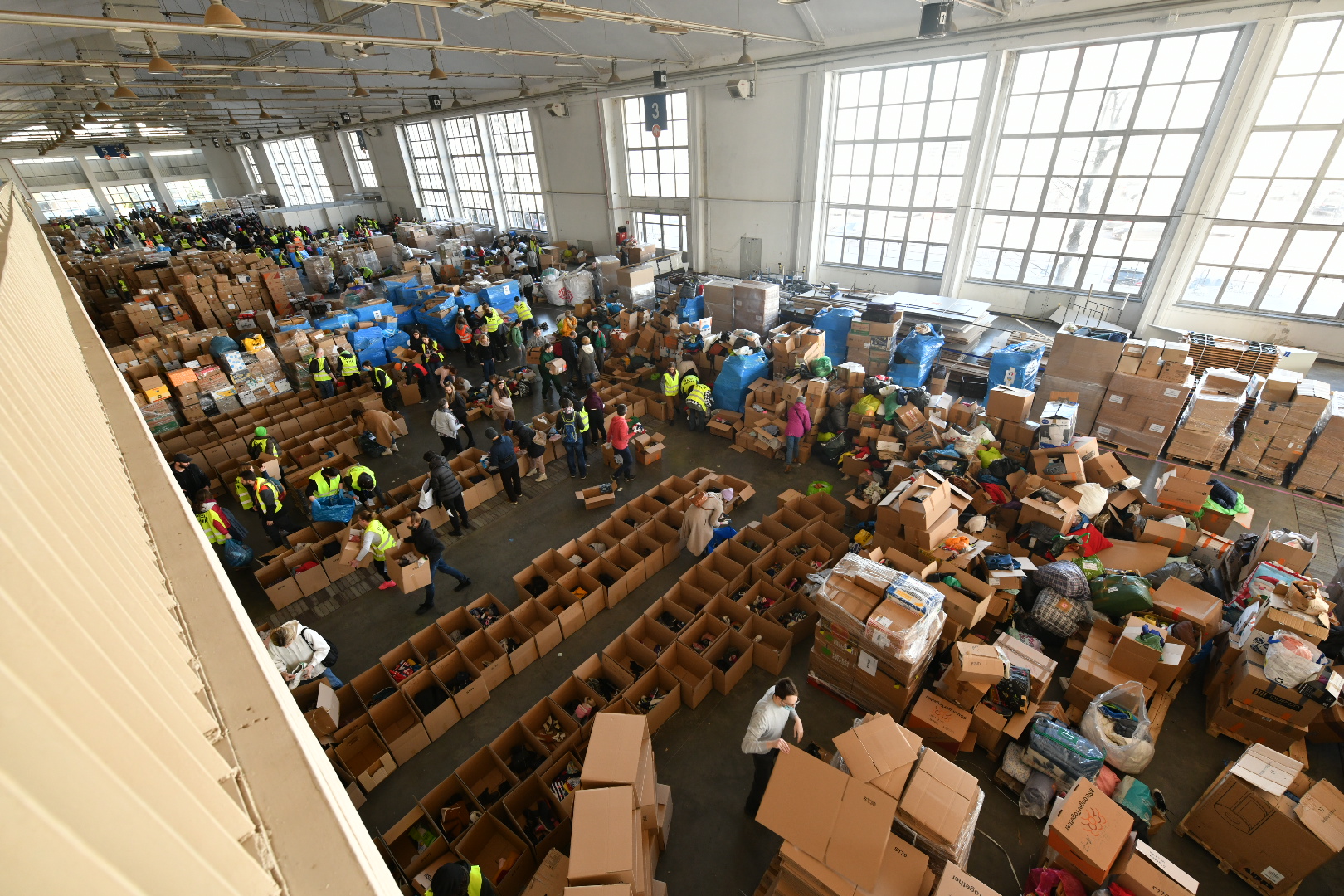 centralny magazyn darów poznań - Wojtek Wardejn