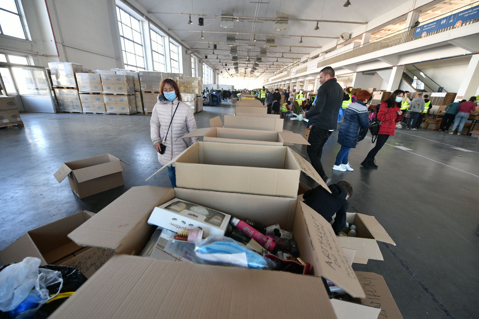 centralny magazyn darów poznań - Wojtek Wardejn