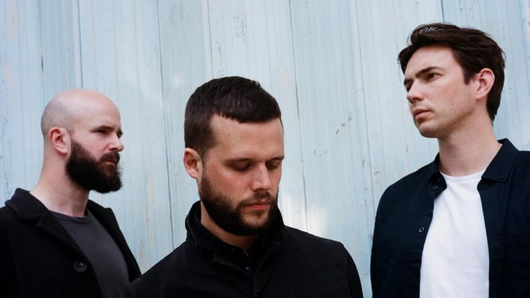 white lies - Okładka