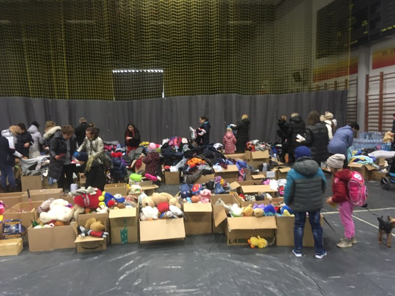 magazyn gniezno pomoc dla uchodźców dary  - Rafał Muniak