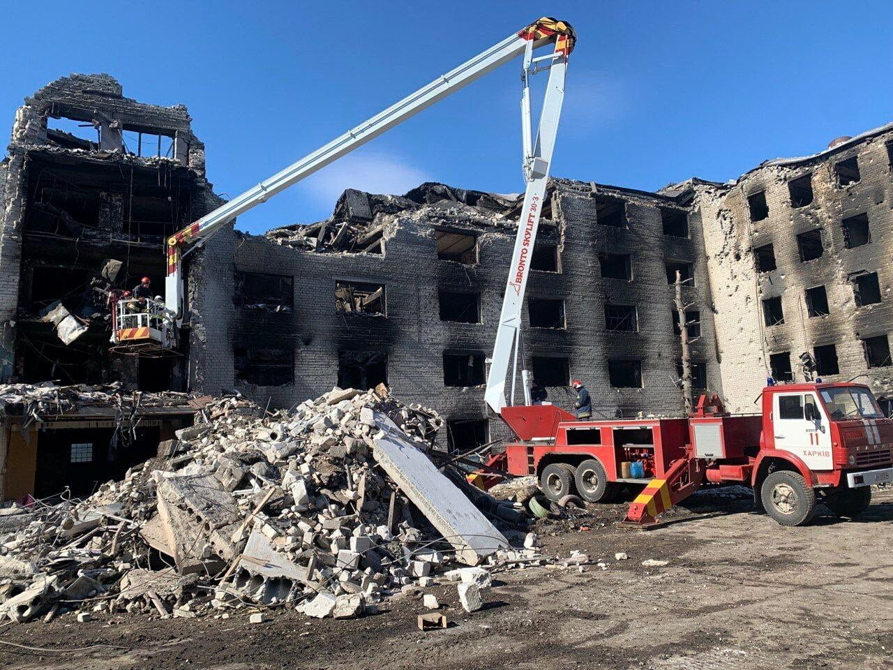 wojna ukraina zniszczenia - PAP/DSNS