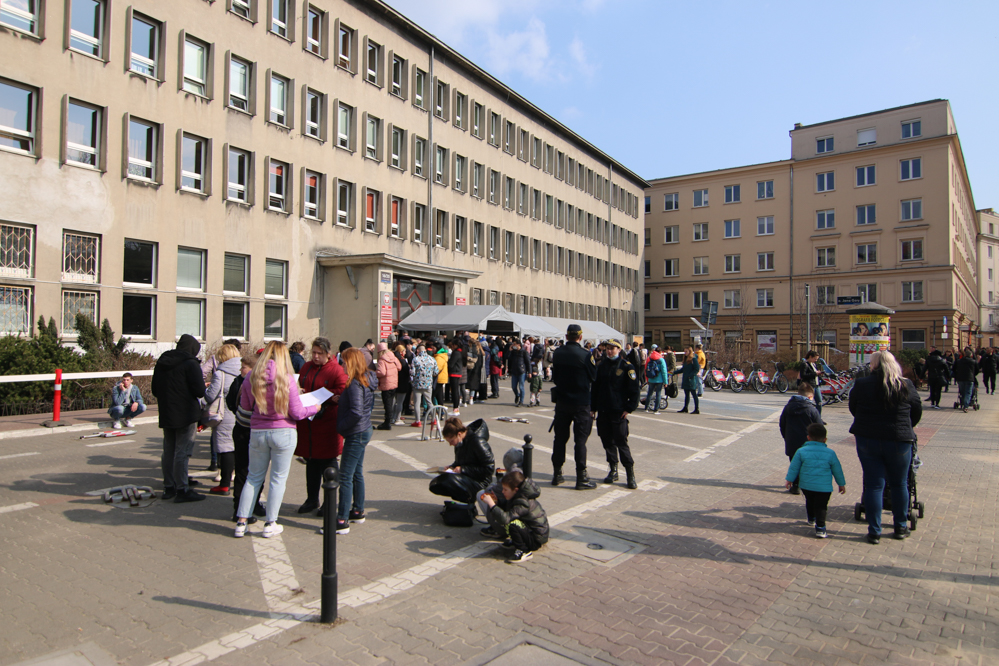 Uchodźcy z Ukrainy składają wnioski o PESEL - Leon Bielewicz 