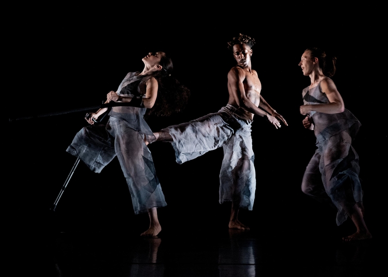 Candoco Dance Comapny - zdjęcie ze spektaklu - Camilla Greenwell  - Candoco Dance Company